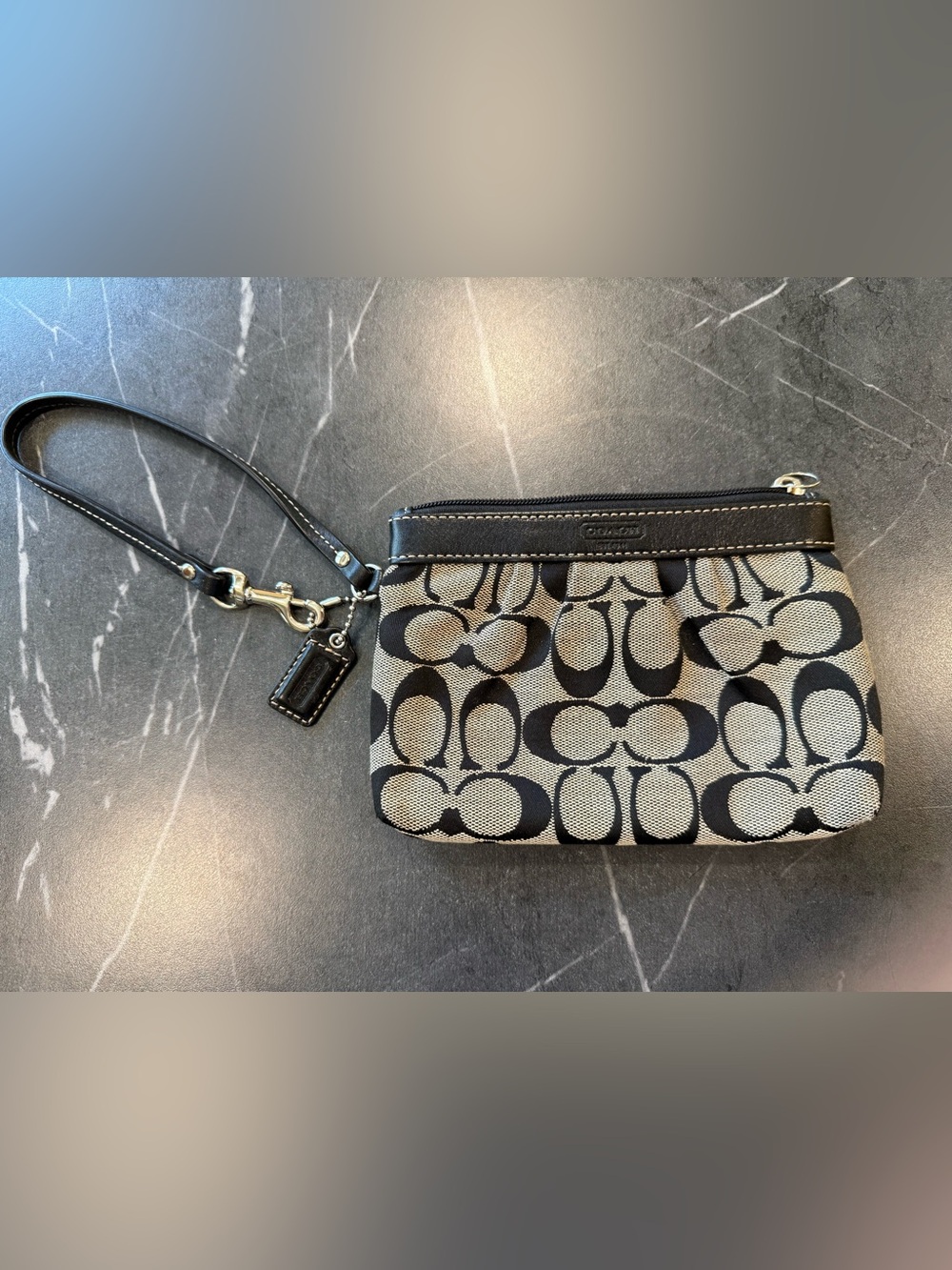 Vintage Coach Signature Pleated Wristlet Soho Jacquard Black and Gray - Picture 1 of 4